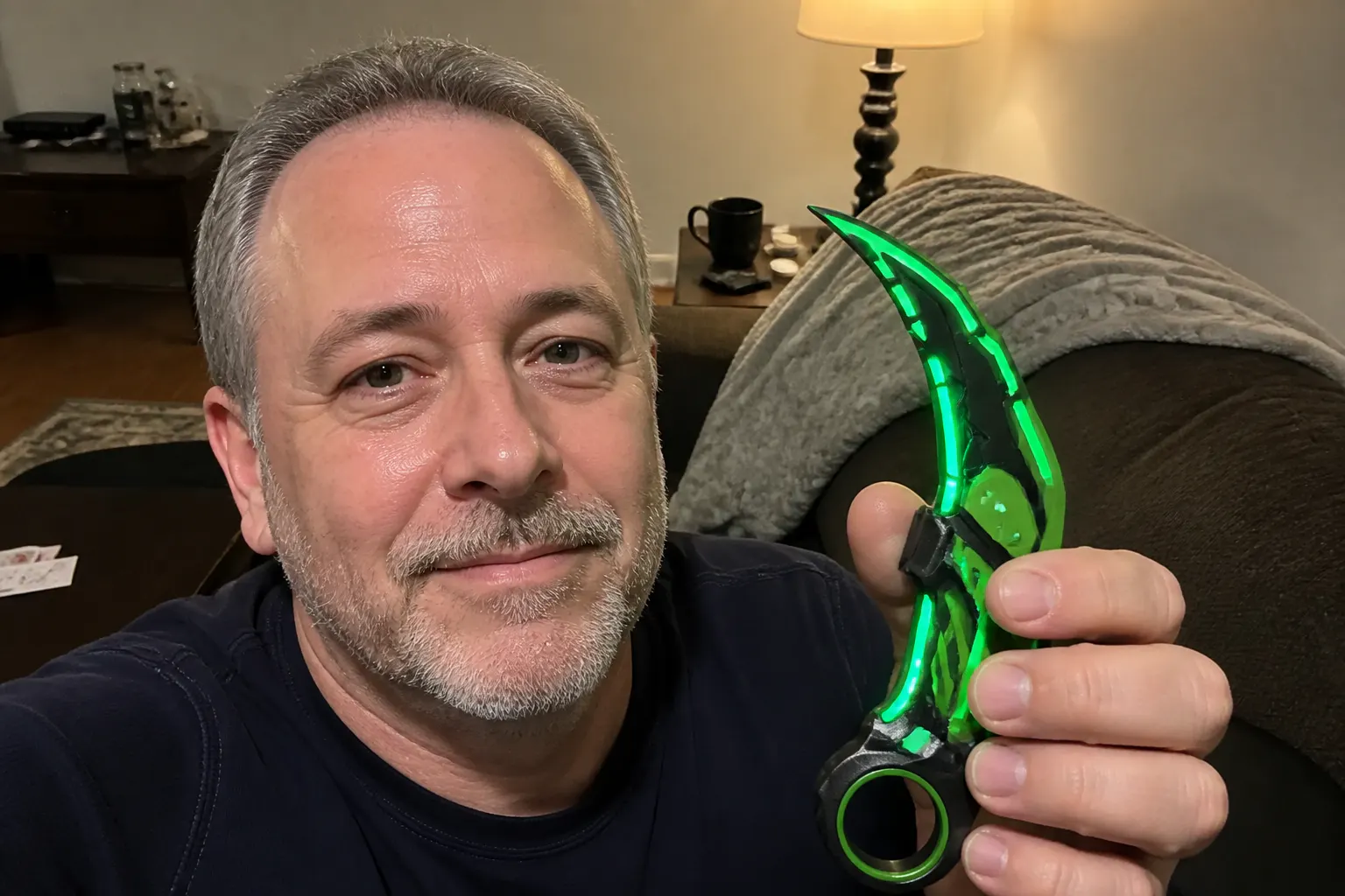 Customer with GlowKatana at their desk