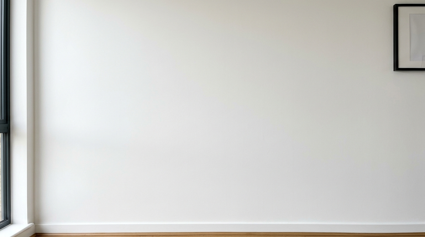 Clean smooth wall in a moved-in apartment